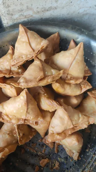 Kamboj Samose Wale