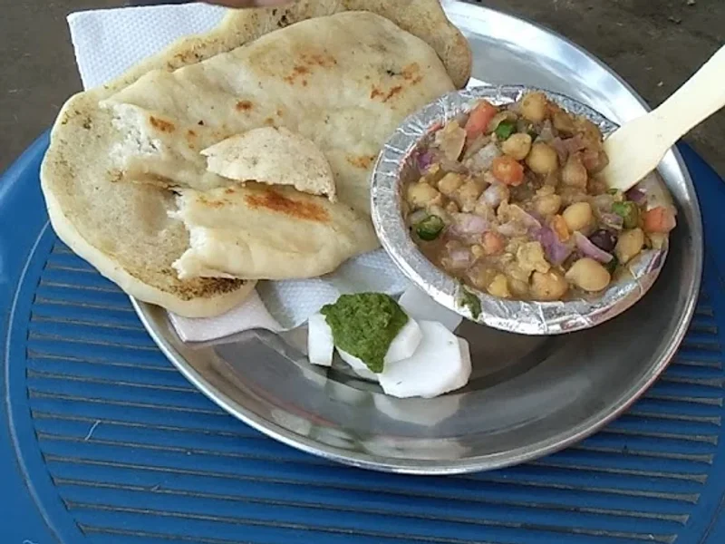 सरदार जी के मजेदार कुलचे/छोले/राजमा/चावल/दाल