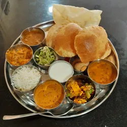 Best of 16 vada pav in Dehradun