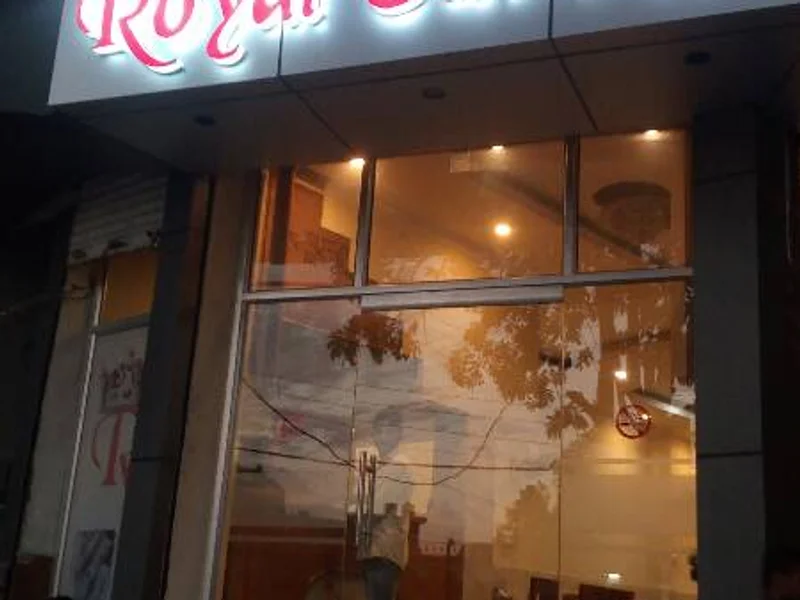 Royal Curries Restaurant