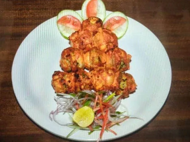 Curry Club Bar & Restaurant (Hotel Crown Royale)