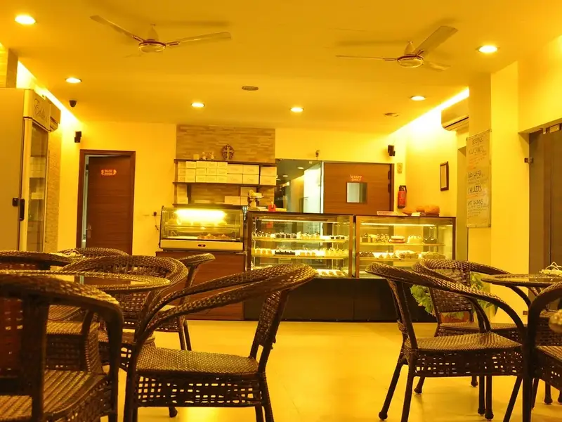 Eddie's Patisserie & Café