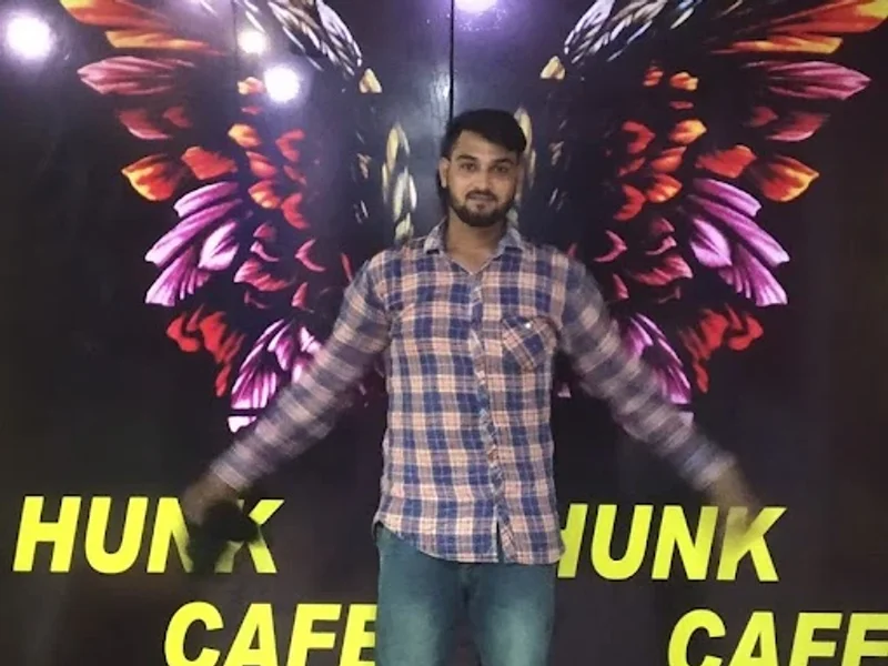 HUNK CAFE & FOOD RESTAURANT