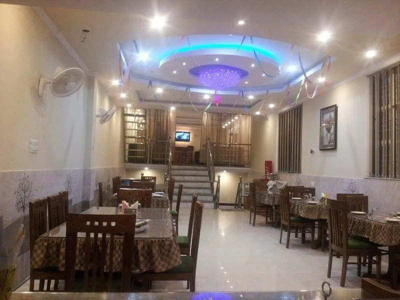 Royal Curries Restaurant