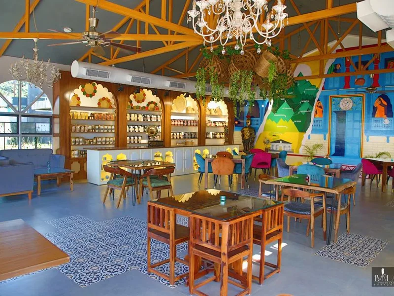 Yellow Hills Restaurant, Bar & Cafe