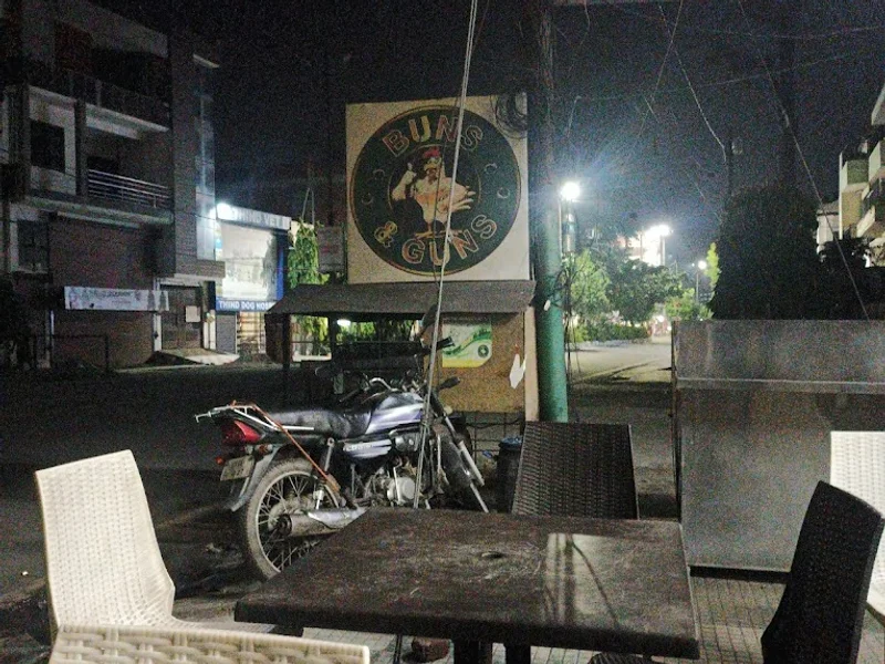 BUNS & GUNS AWAS VIKAS