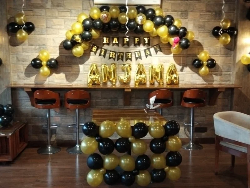 The Swings Cafe - A Family Restaurant & Bar