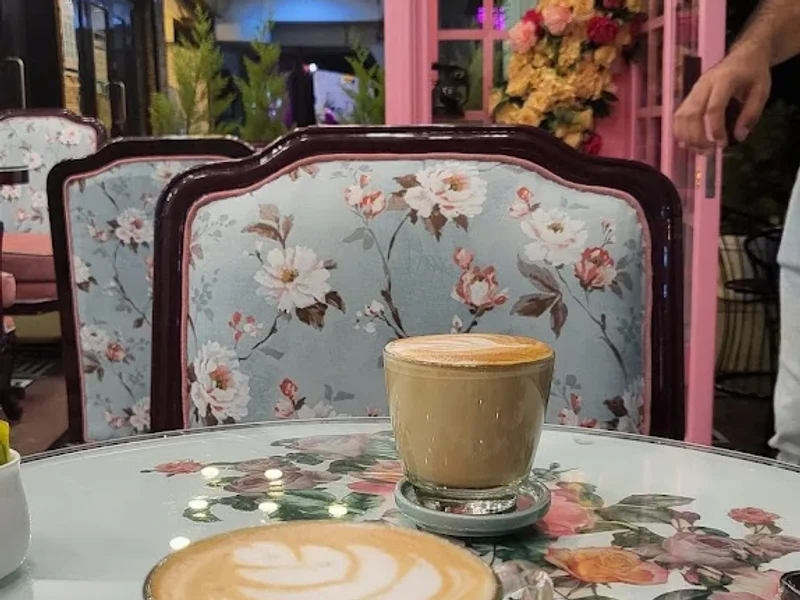 XOXO (Café, Bakery & Patisserie)