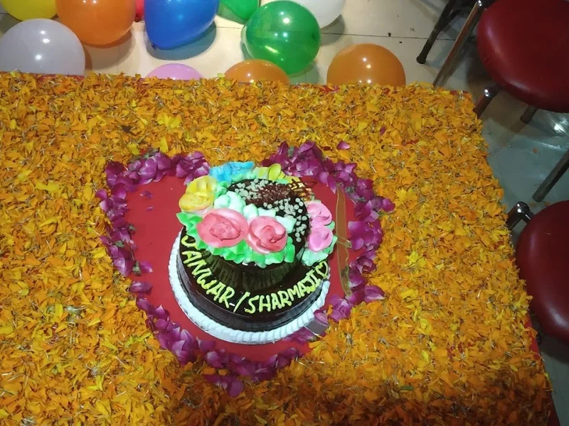 HUNK CAFE & FOOD RESTAURANT