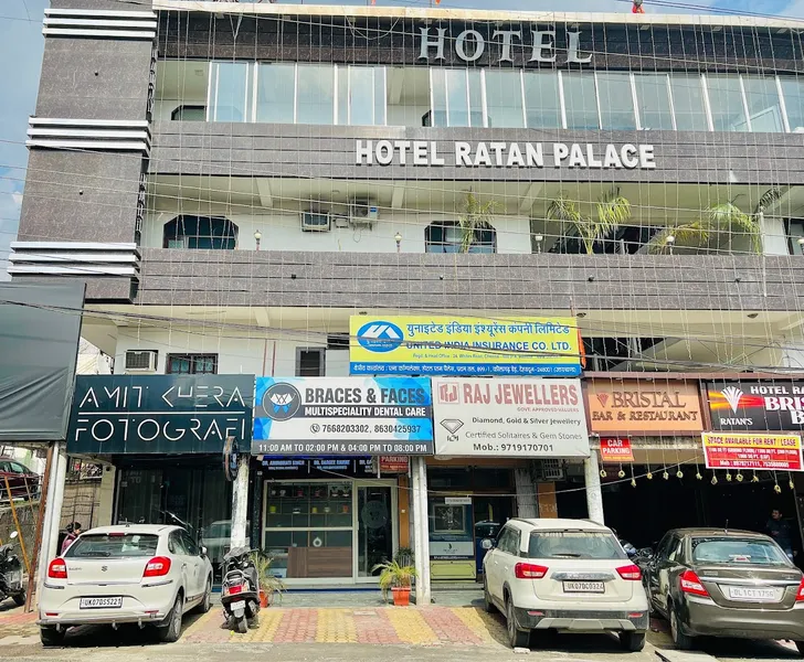 HOTEL RATAN PALACE