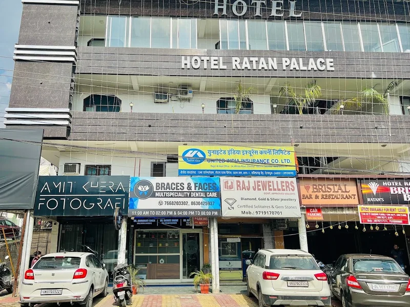 HOTEL RATAN PALACE