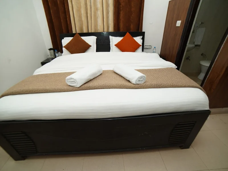 Tirupati House(A unit of Spice Hotel, Selakui)