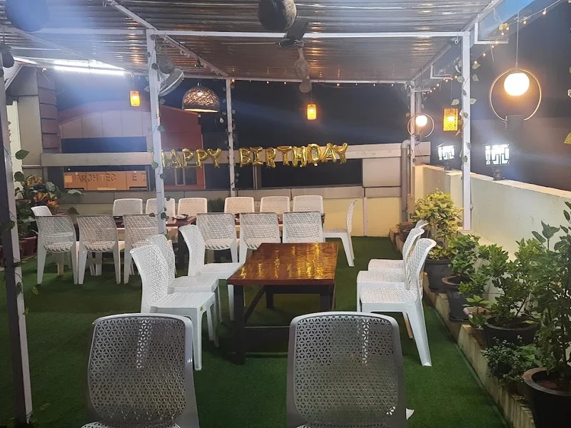 The 8 Planets Cafe & Restaurant