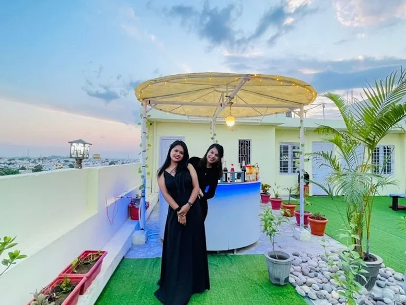 The 8 Planets Cafe & Restaurant