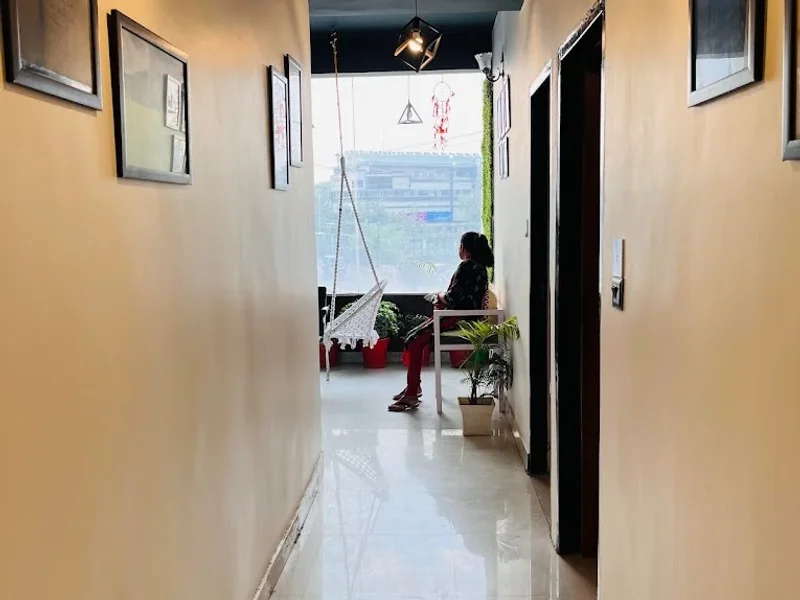 Nomads House: Bunkstay Hotel and Cafe