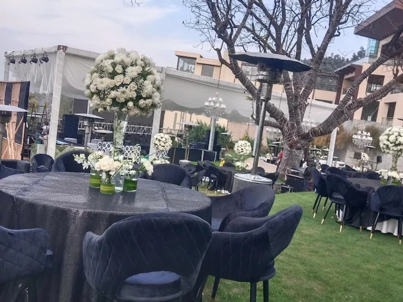 HuM TuM Friend.S Corner