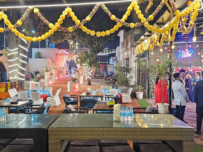 Daawat Restaurant & Cafe