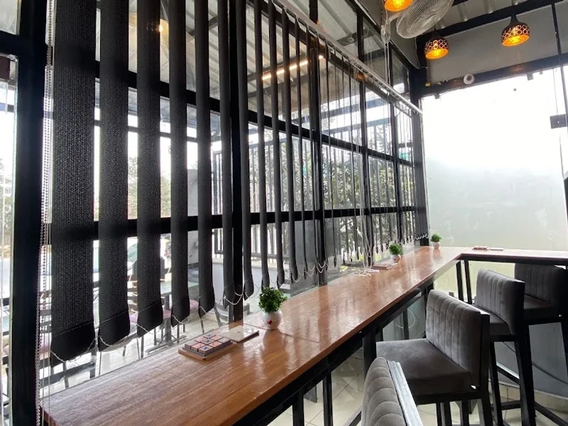 THE HIGH STREET (Cafe Restro)