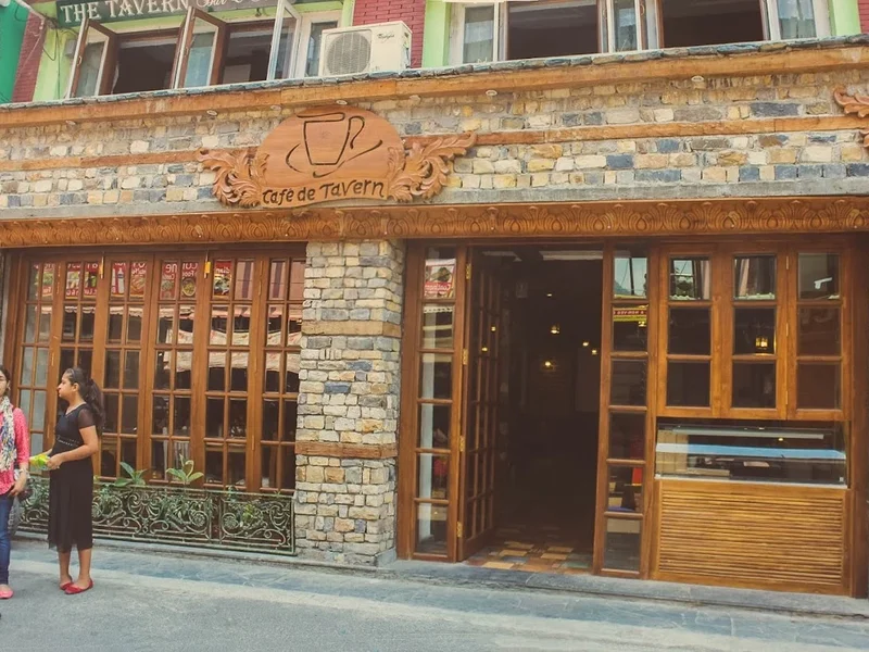 Cafe De Tavern