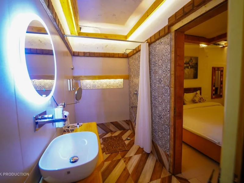 Light Of Landour - L'O'L