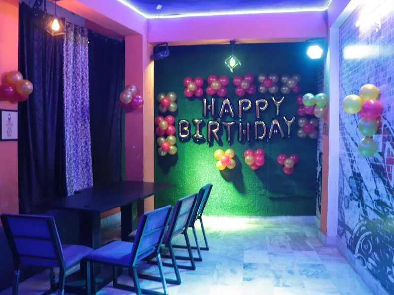 DARK CAFE - Best Birthday Party Hall in Roorkee, Best Fast Food Cafe in Roorkee, Pure Veg Cafe in Roorkee