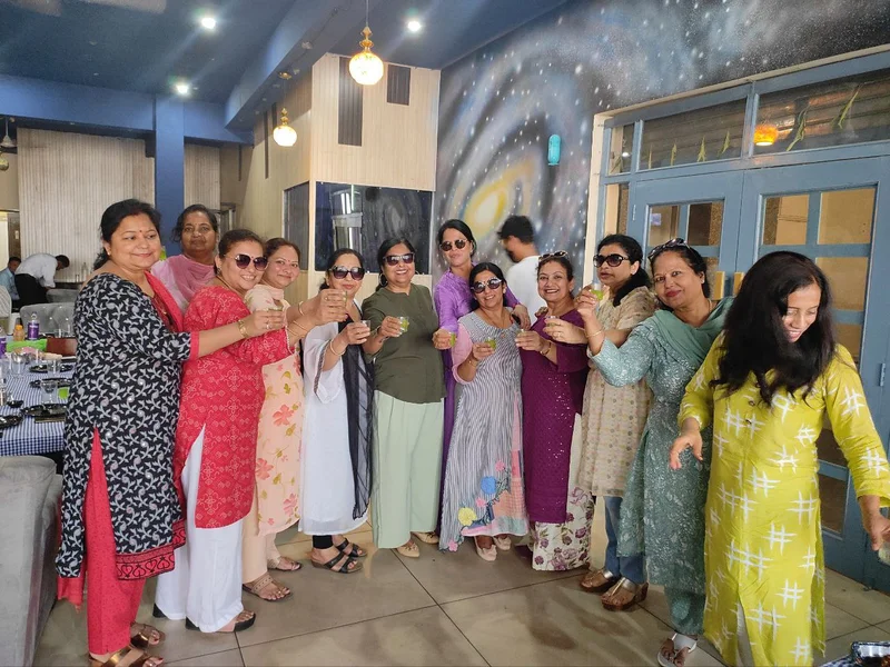 The 8 Planets Cafe & Restaurant