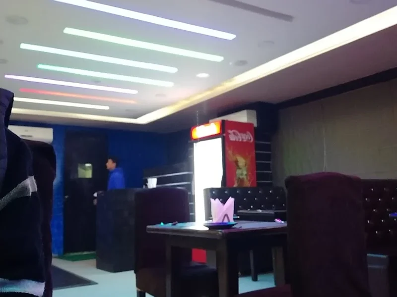 Street View Lounge Restaurant