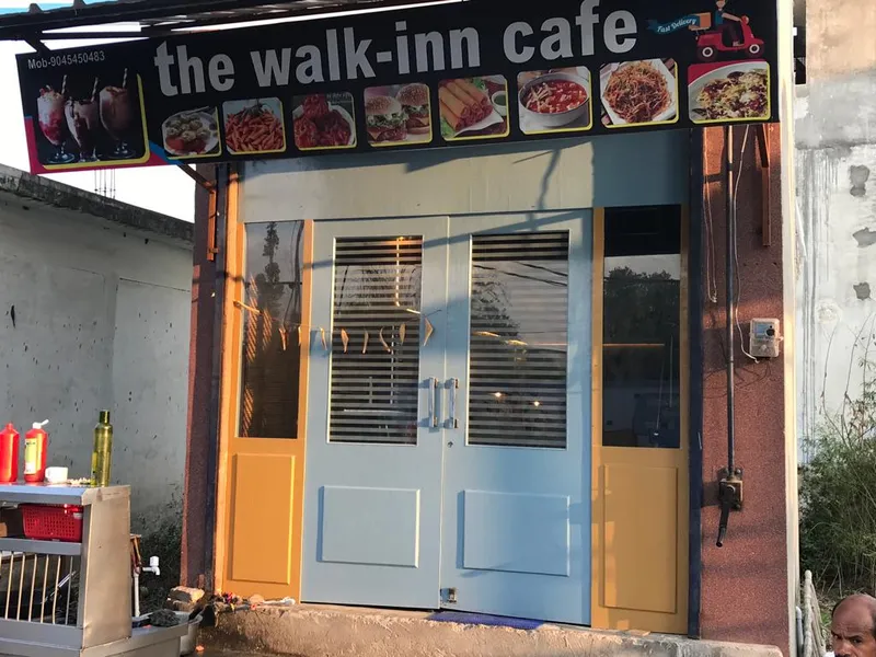 The walk-Inn Cafe