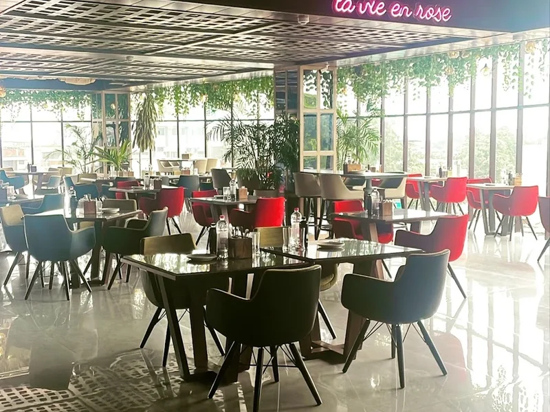 Bungalow Bar & Kitchen