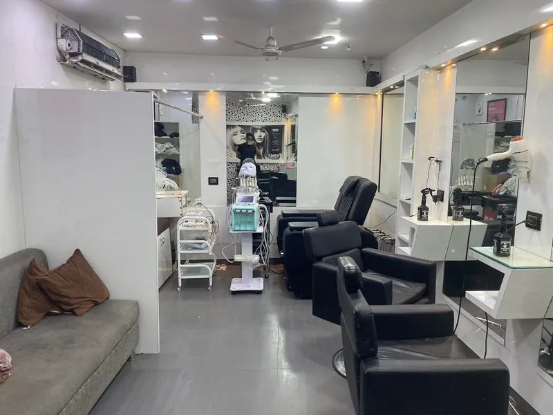 Focus Hair Wig Studio Unisex Salon