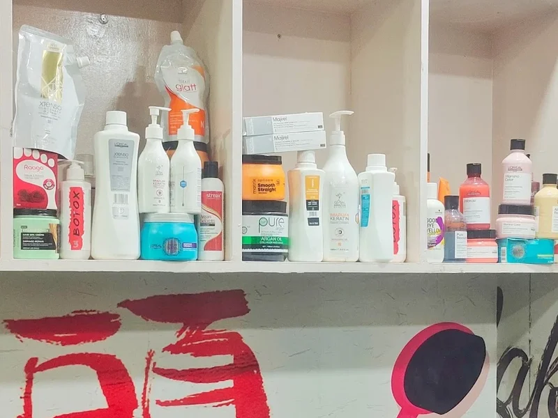 Priya beauty parlour