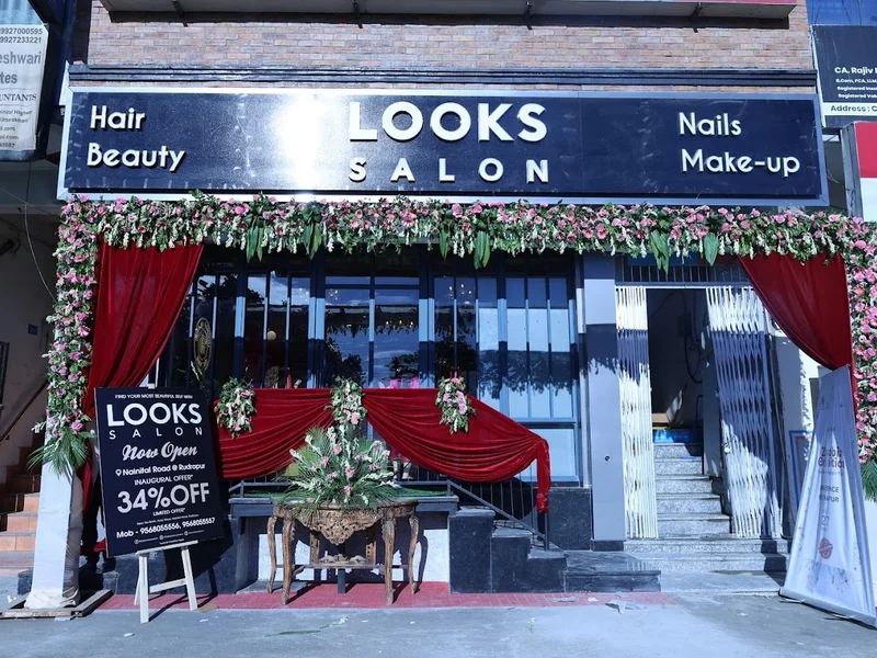 Looks Salon Rudrapur