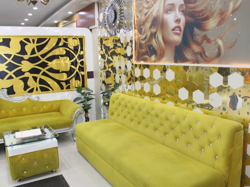 Makeover Lounge Roorkee - Best Ladies Beauty Parlour | Makeover Salon | HD Bridal Makeup Salon in Roorkee