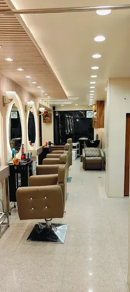 Chandel's unisex salon