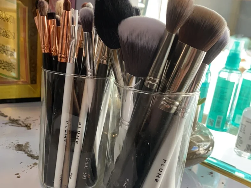 Makeover's Unisex Salon Khatima