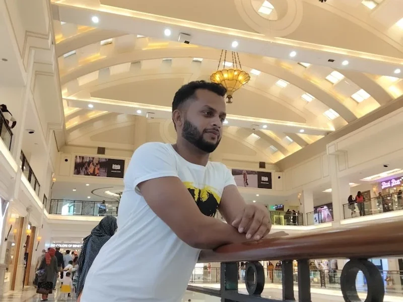 Sarfraaj hair saloon