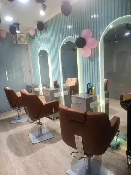 Halo hair unisex salon and acedmy