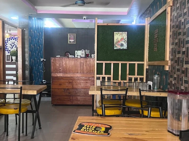 The Big Burger, Indian and Indo-Chinese Restaurant