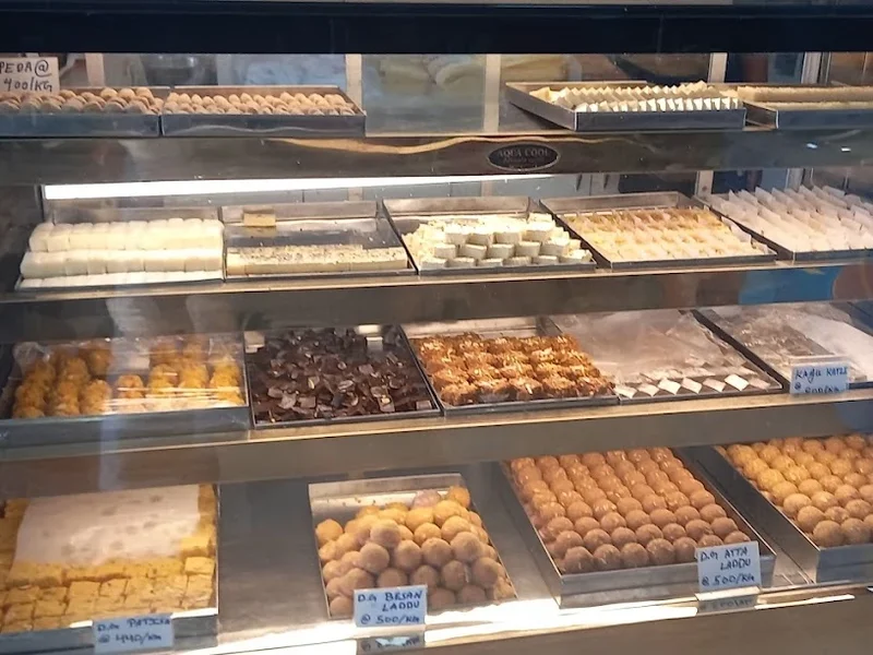 श्री Prakash Sweets