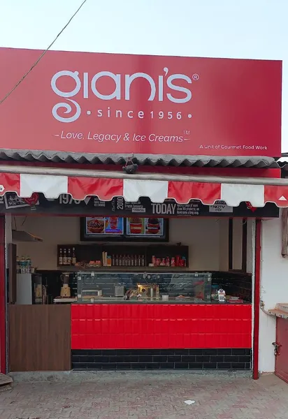 Giani's Ice Cream, Shakes and Sundae's