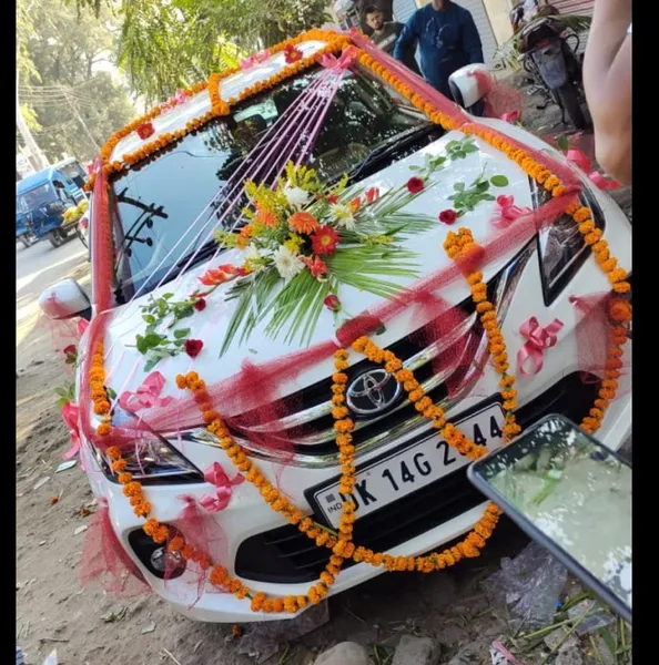 Ganga flower decorater