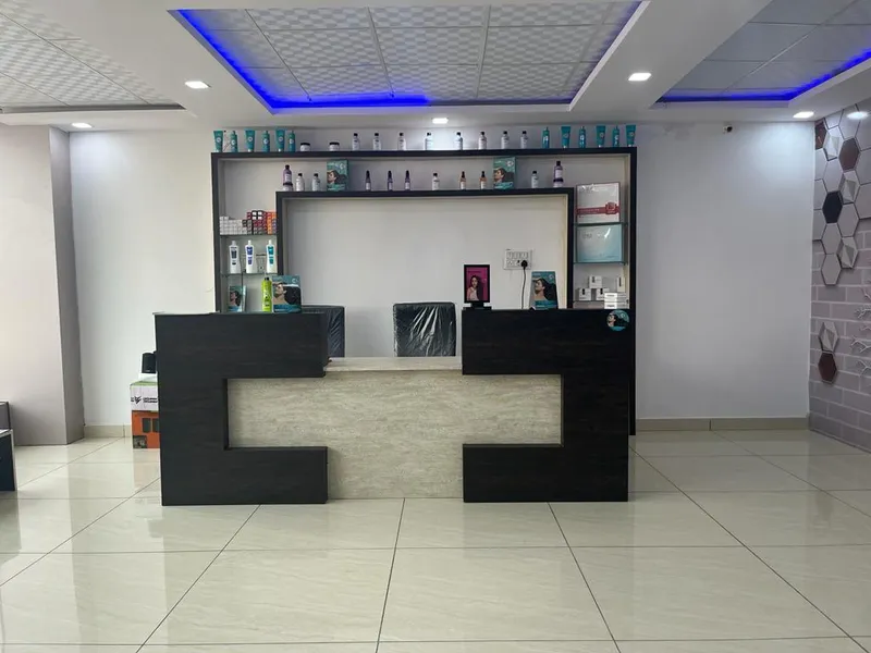 V Loreal Unisex Salon