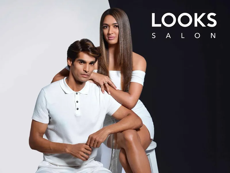 Looks Salon, Khan market