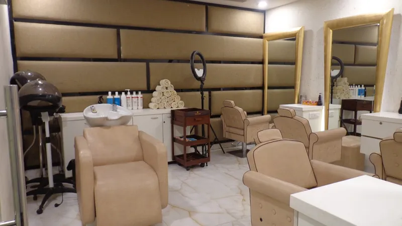 Marvelous Unisex Salon & Makeup Studio