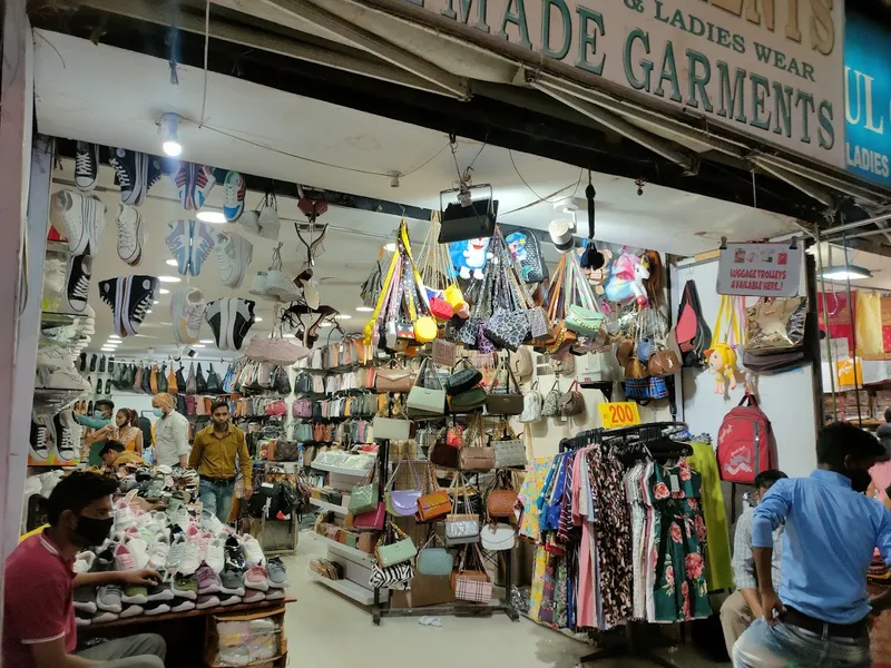 Sarojini Nagar market Gate no 1 shop no 118