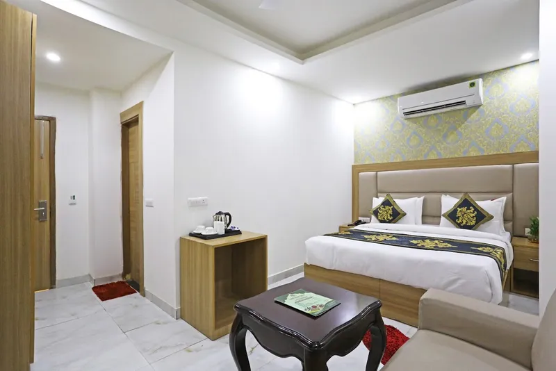 Hotel Decent Suites- Delhi Airport