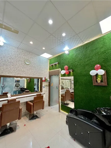 S.R. BEAUTY SALON