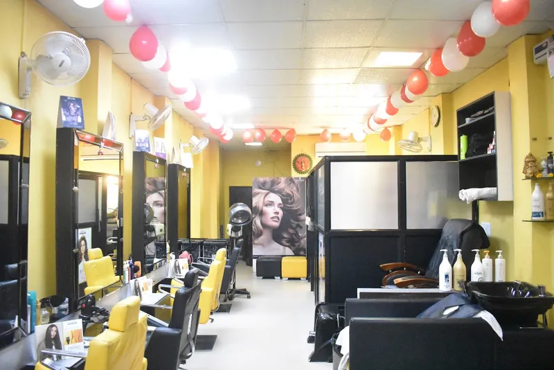 Studio 17 - Unisex salon & makeup studio