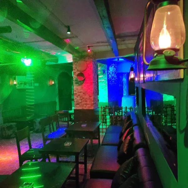 Highlander Bar/Kitchen/Lounge/Dance Club In Hauz Khas Village Delhi