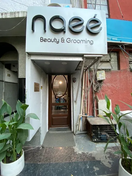 Naeé beauty & grooming salon - Best Unisex Salon In hauz khas - Best Makeup Artist in Hauz Khas